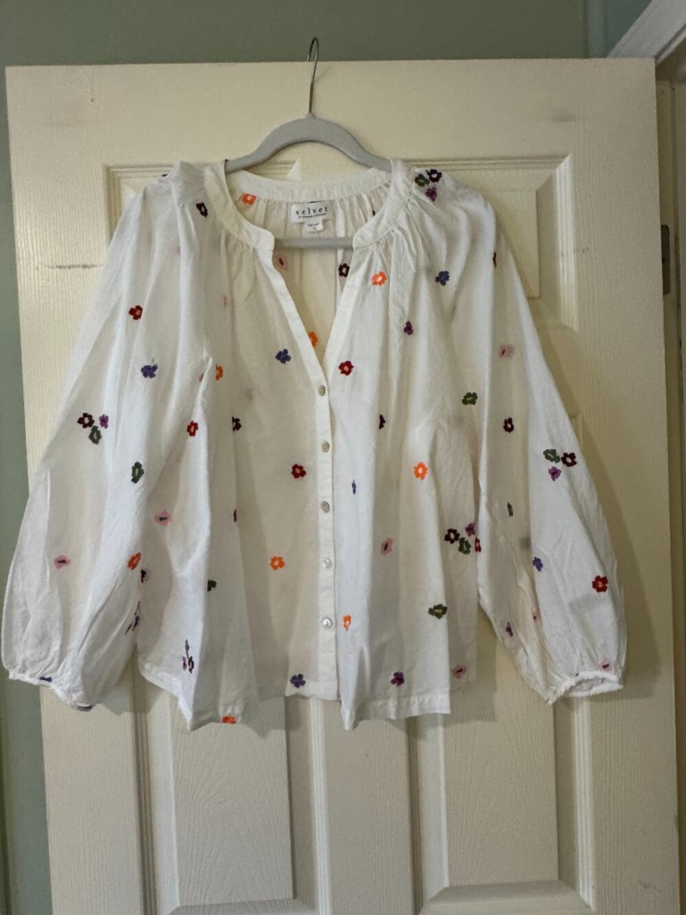Velvet by Graham & Spencer White Floral Embroidered Balloon Sleeve Blouse L NWT
